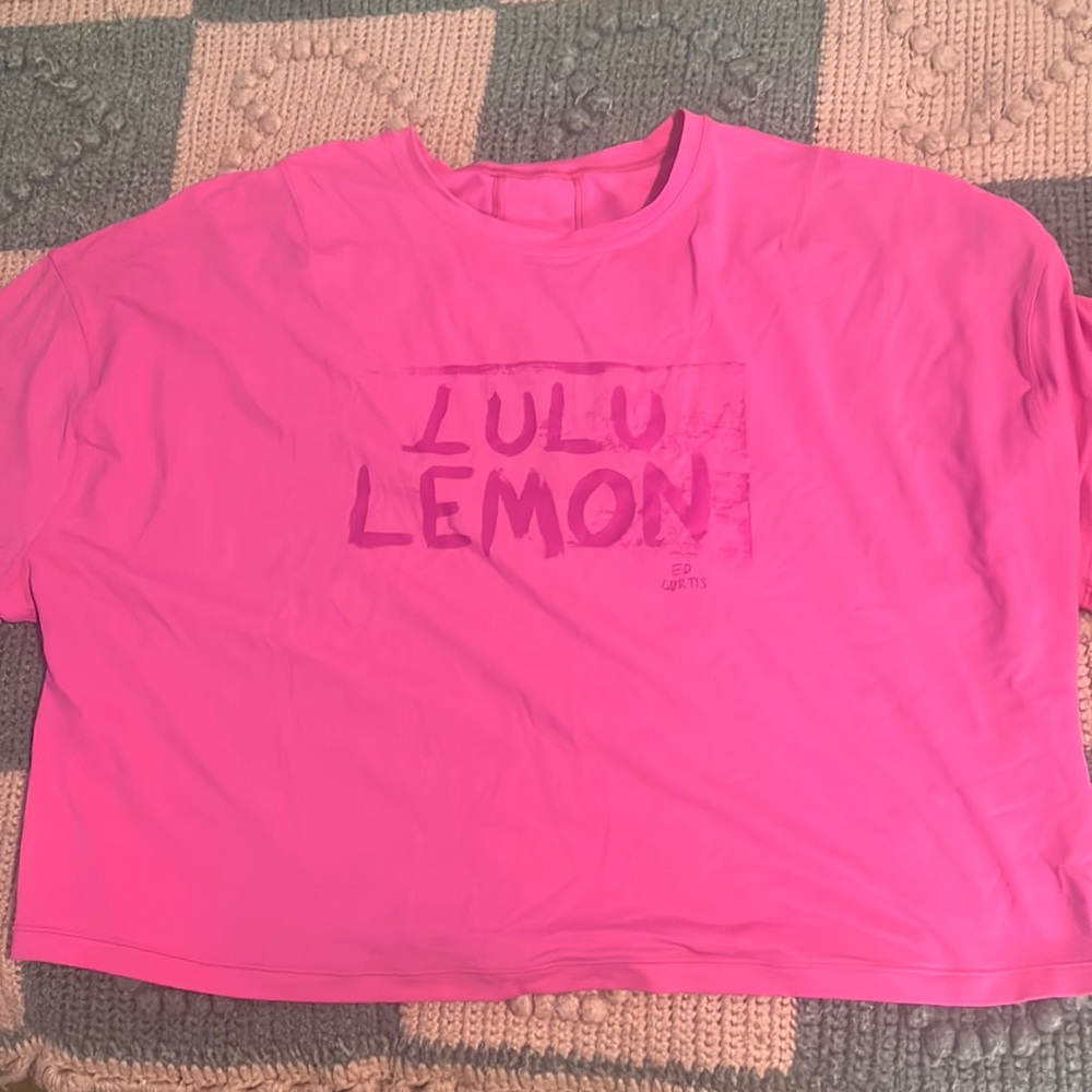 LuluLemon Hot Pink Croptop